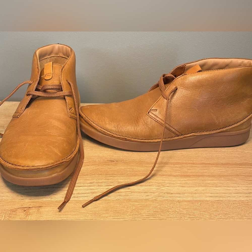 Clark’s, men’s size 10 US. Oakland Rise boots. Tan